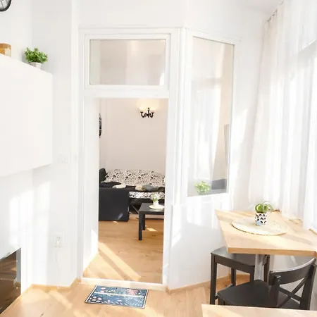 Stylish Apartment, Top Center With Private Sauna! *